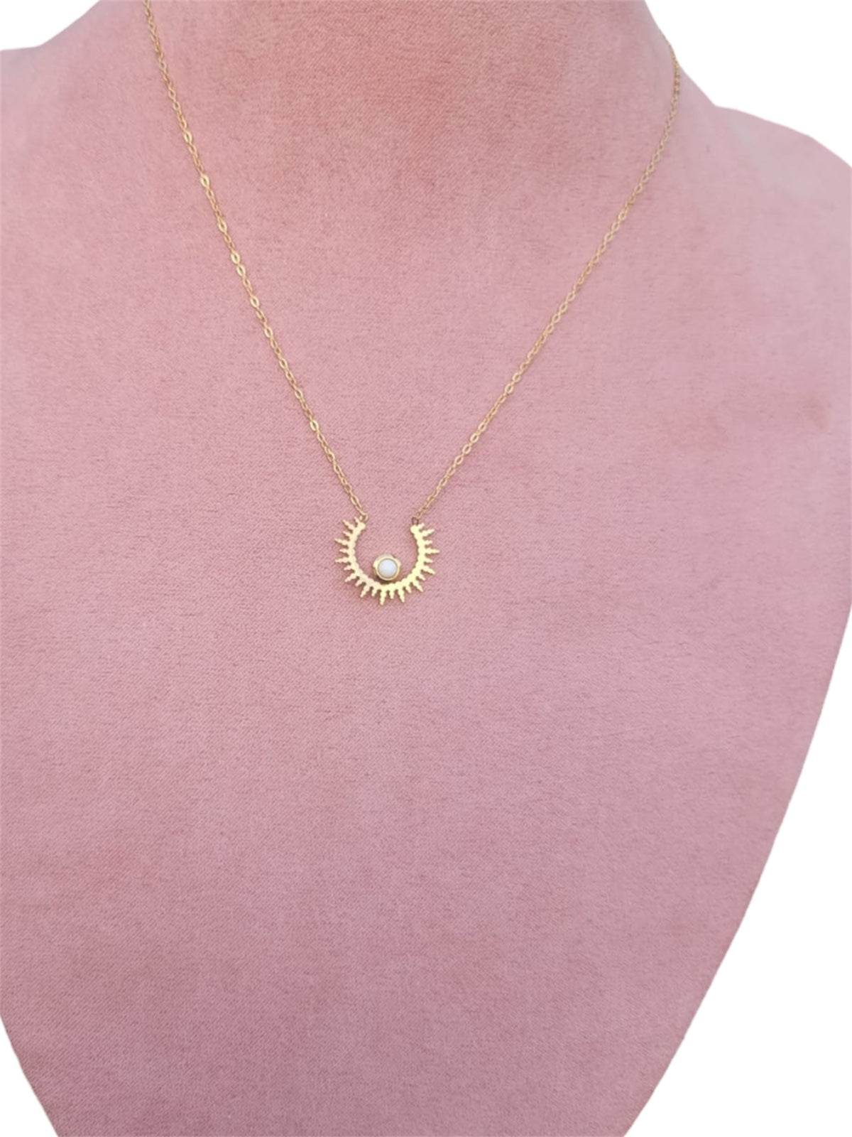 Collier doré soleil perle blanche