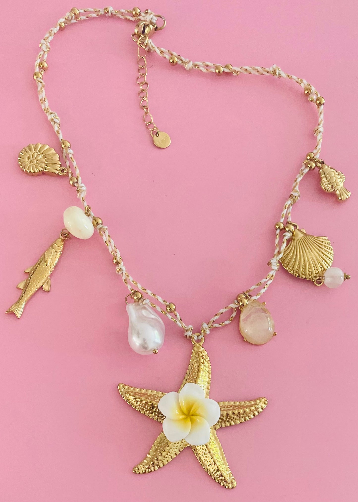 Collier doré étoile de mer cordon blanc ✨🎀