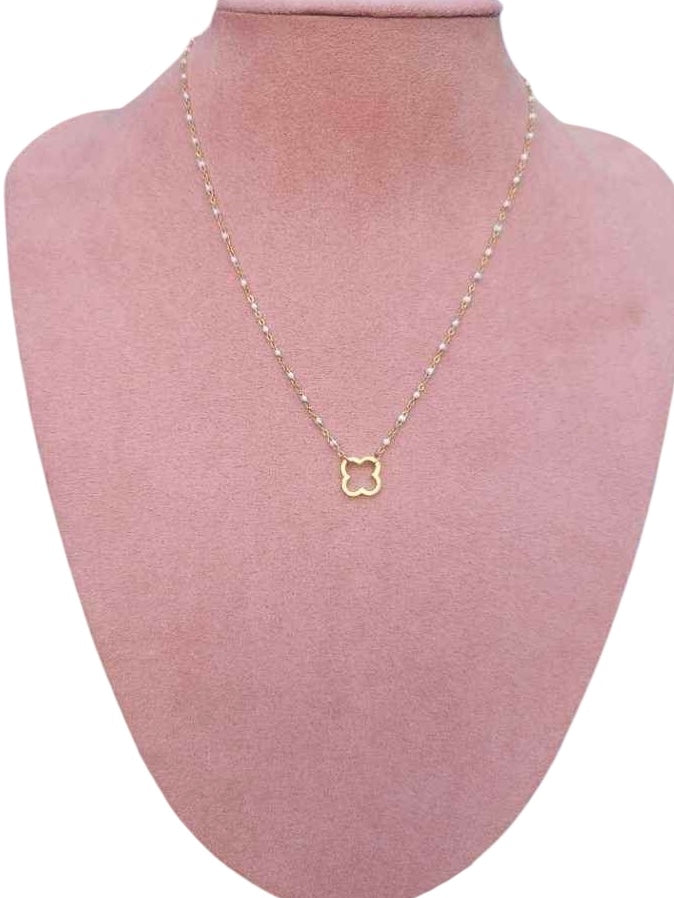 Collier doré trèfle émail blanc