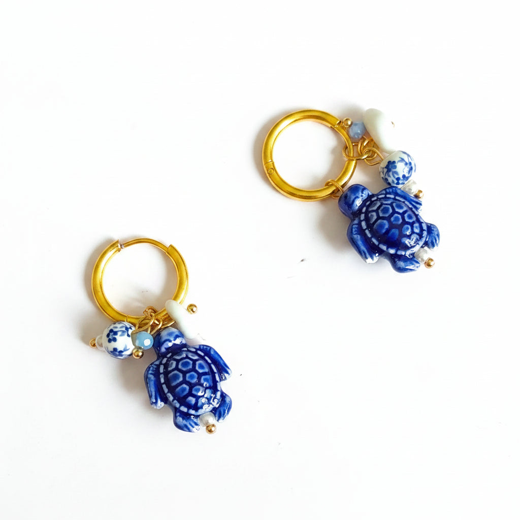 Boucles d'oreilles dorées tortue