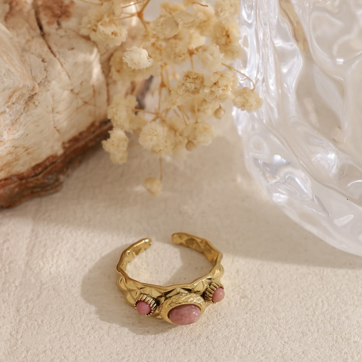 Bague dorée rheolite