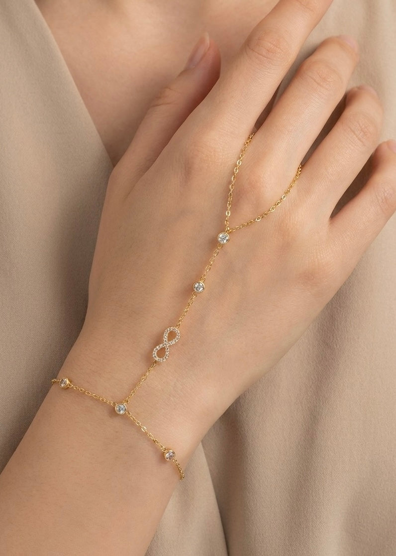 Chaine de main doré infini