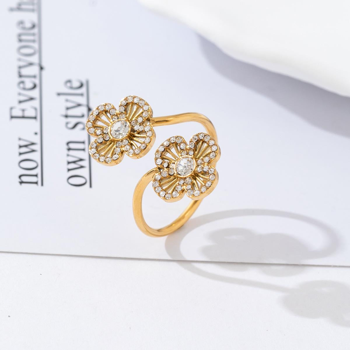 Bague dorée fleurs