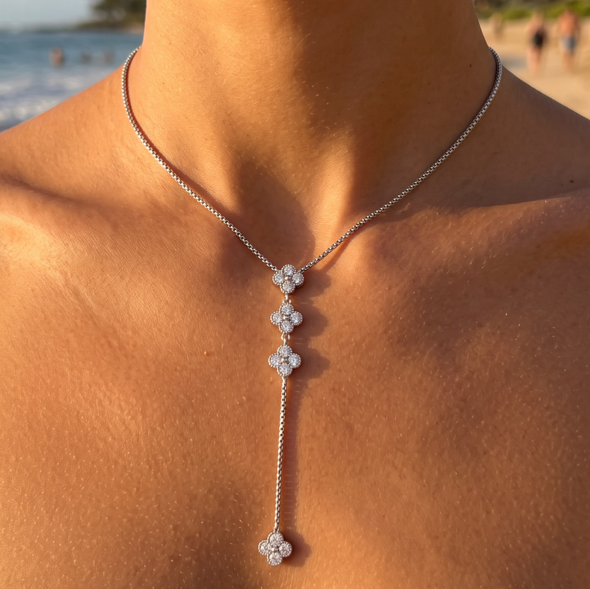 Collier argenté fleurs