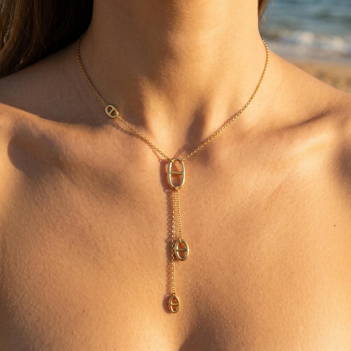 Collier doré mailles marine