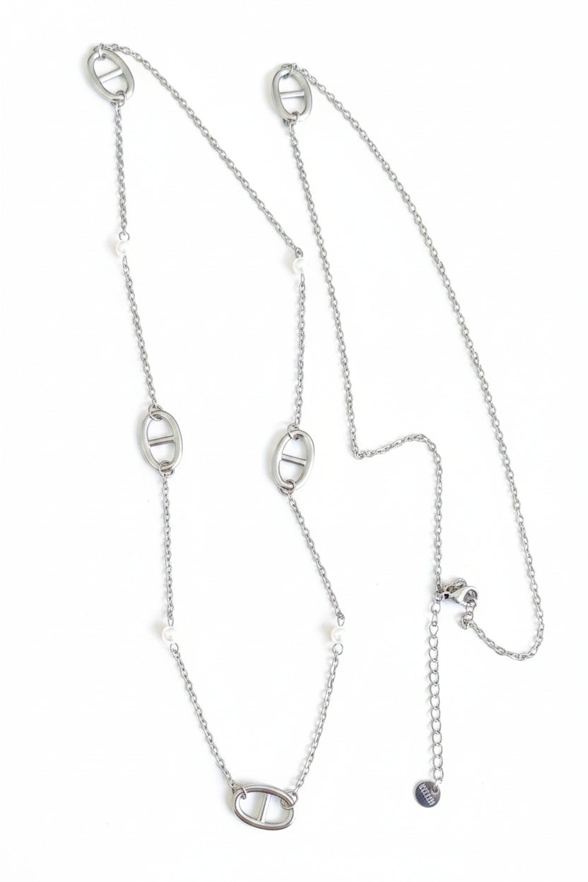 Sautoir argenté mailles marine perles blanches
