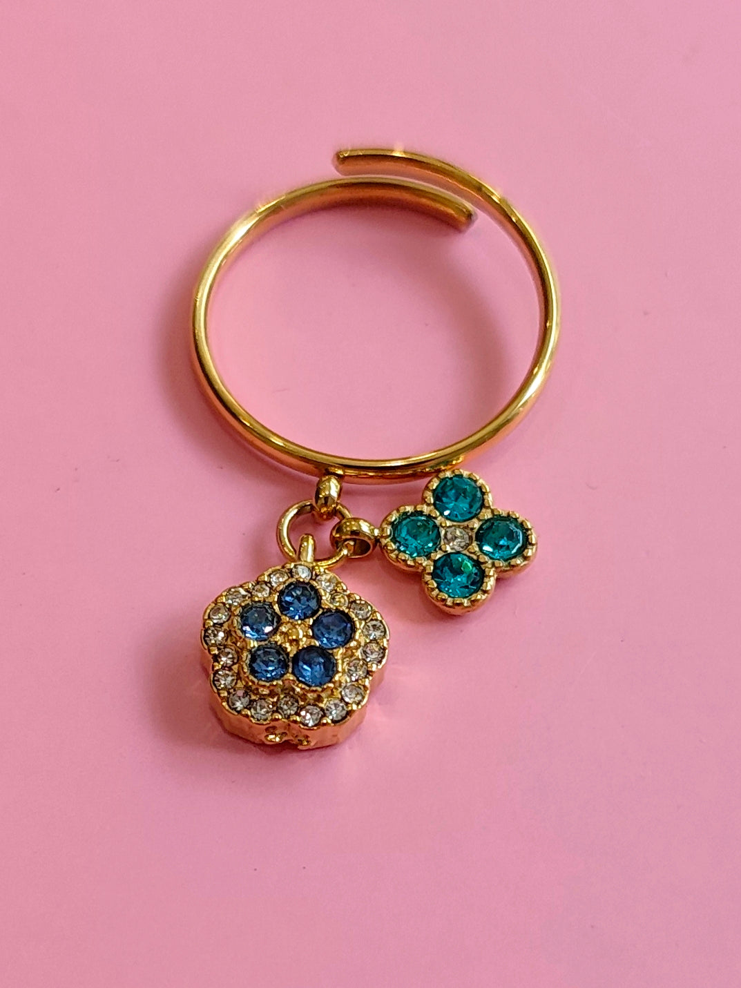 Bague dorée bleu
