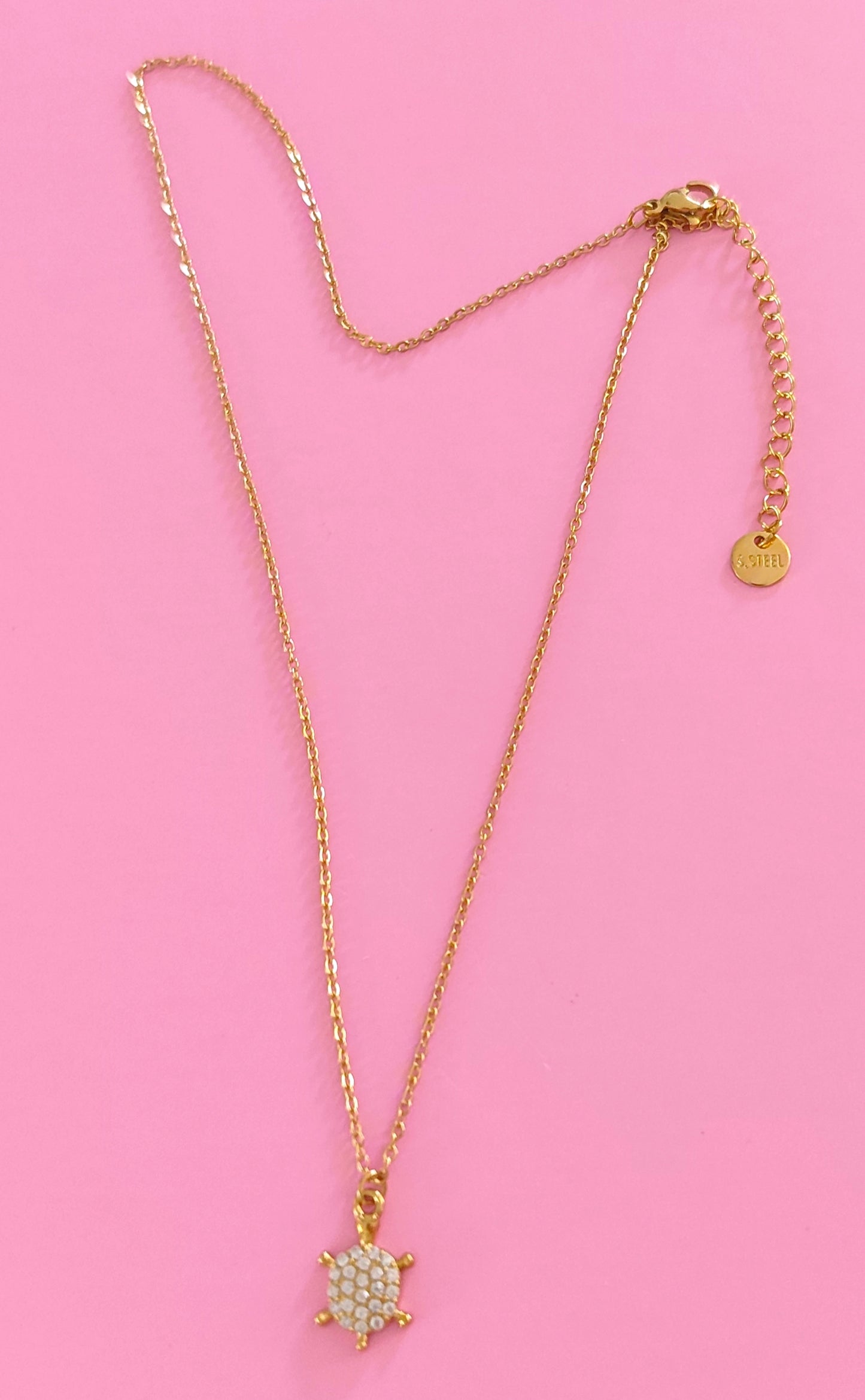 Collier doré tortue