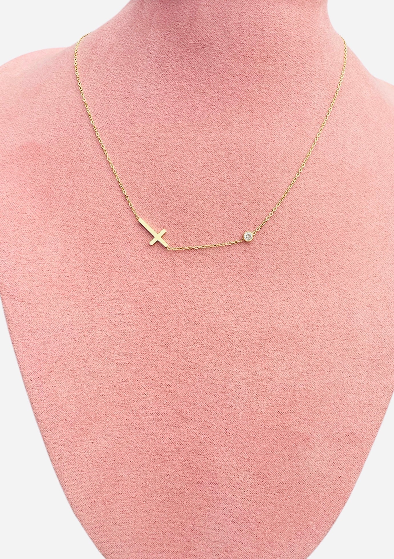 Collier doré croix strass