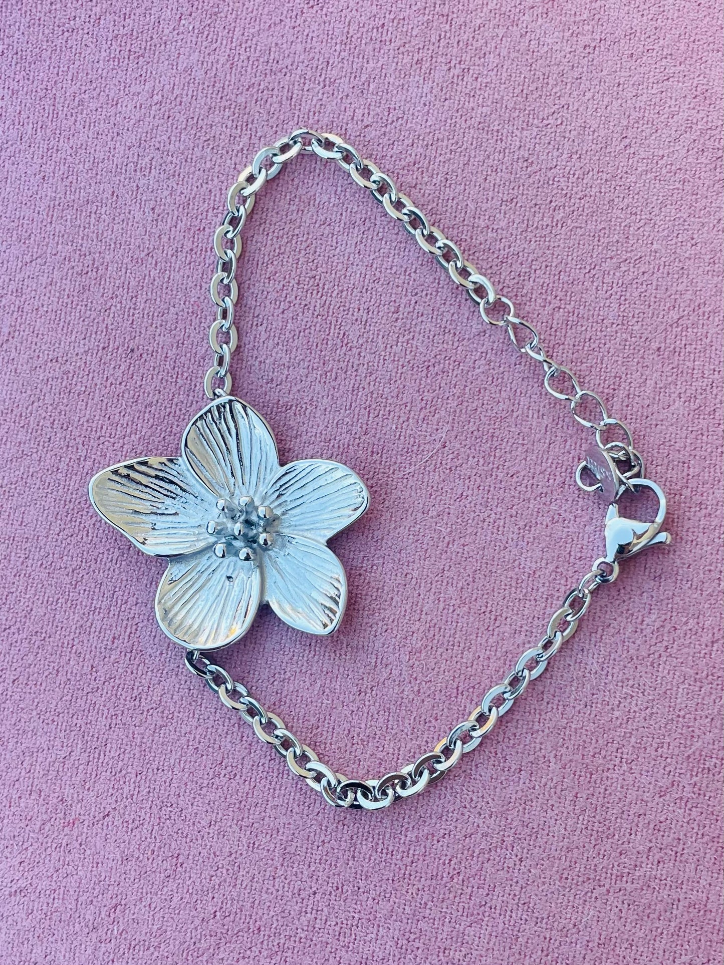 Bracelet argenté fleur
