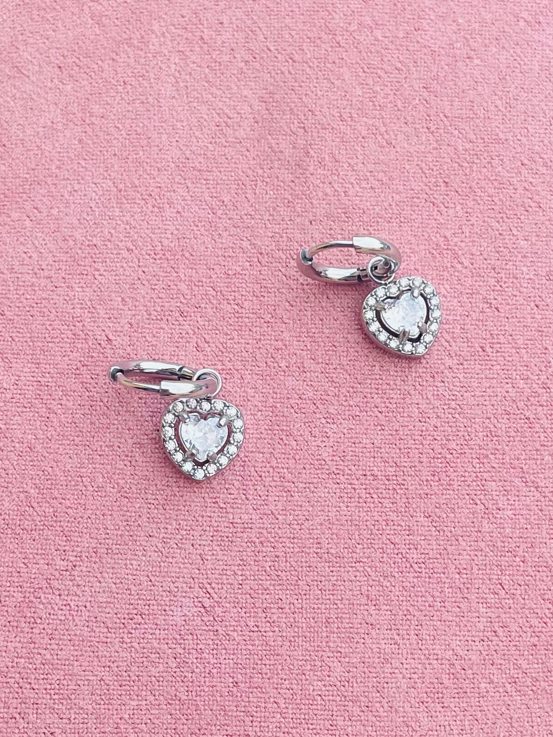 Boucles d’oreilles argentées cœurs