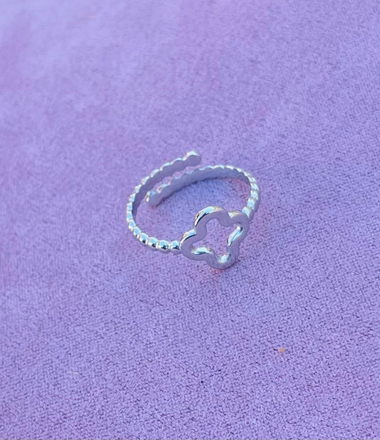 Bague argentée trèfle