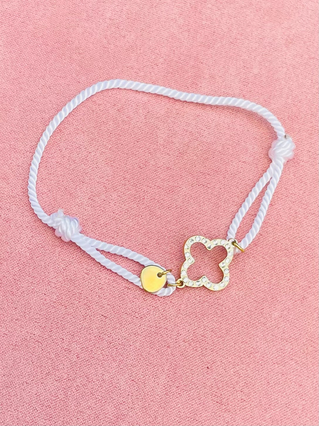 Bracelet doré trèfle strass