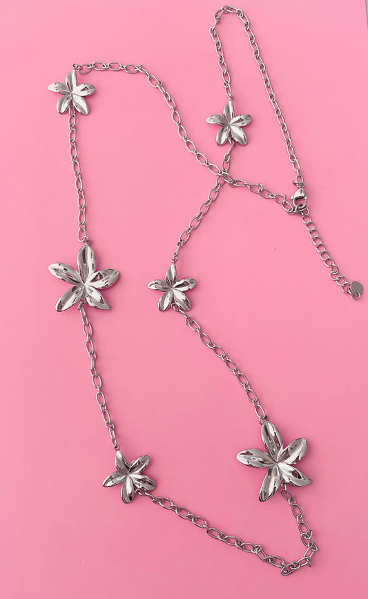 Sautoir argenté fleurs⭐️💕🎀