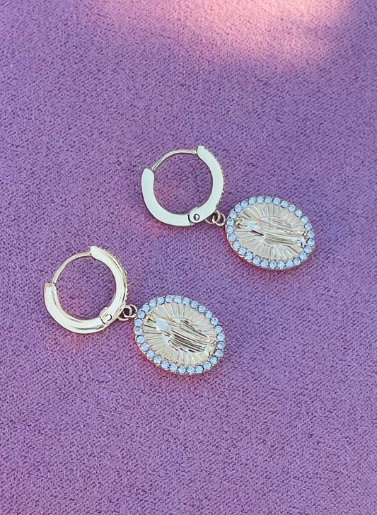 Boucles d’oreilles dorées vierge