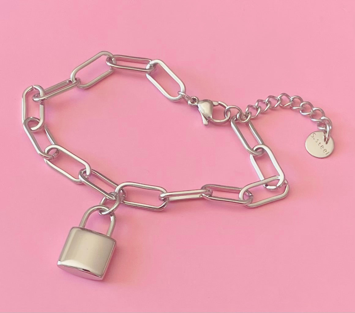￼￼🎀✨Bracelet cadenas argenté ✨🎀