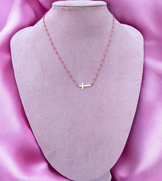 Collier doré croix