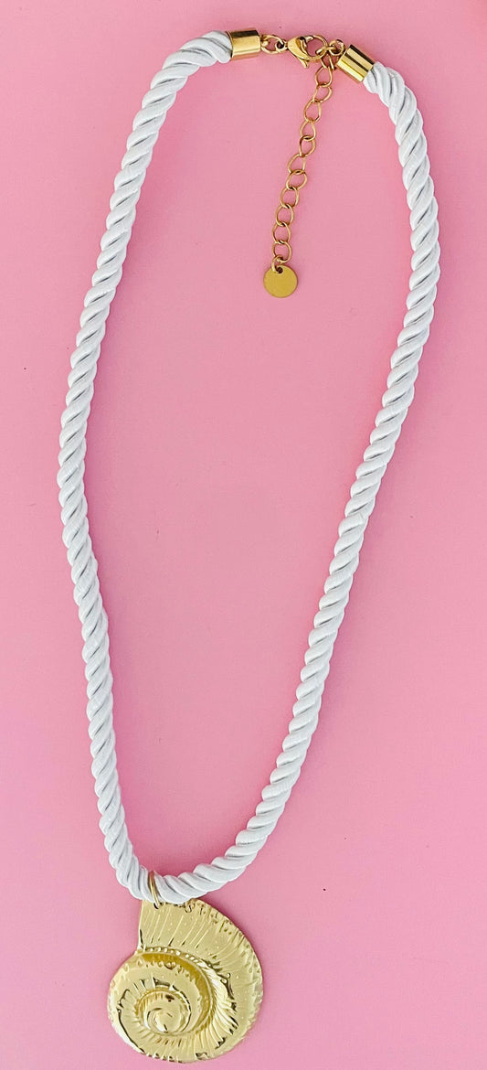 🎀Collier doré escargot de mer ✨
