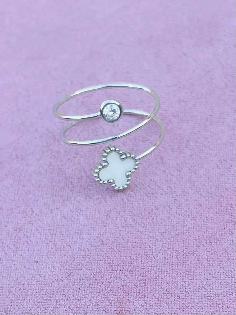 Bague argentée trèfle