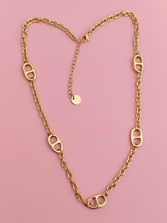 Collier doré mailles marine