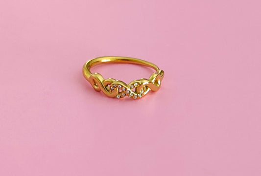 Bague dorée infini