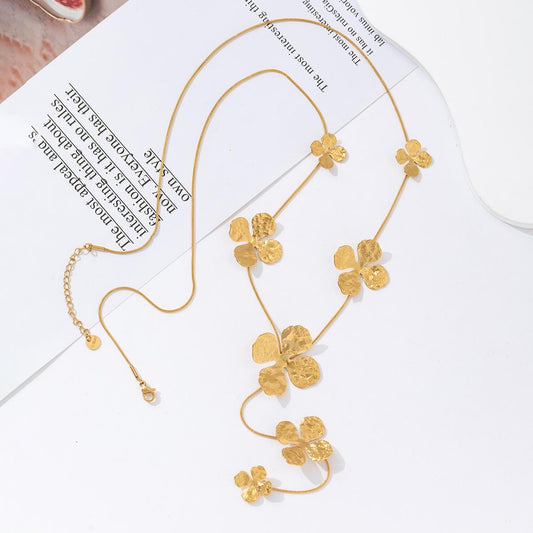 Collier doré fleurs