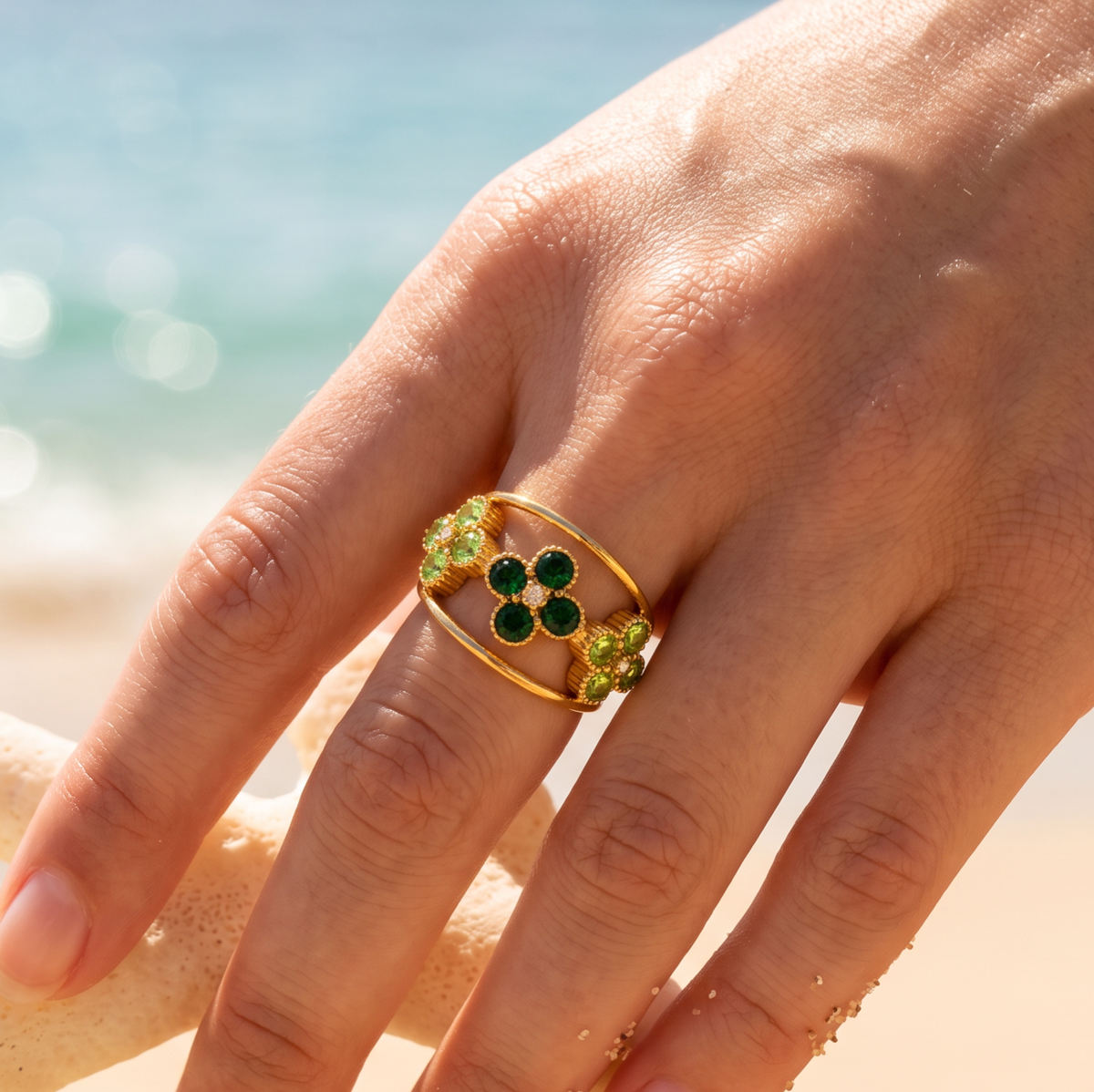 Bague dorée fleurs