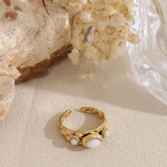 Bague dorée marbre blanc