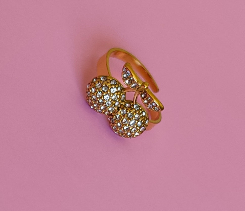 Bague dorée cerise