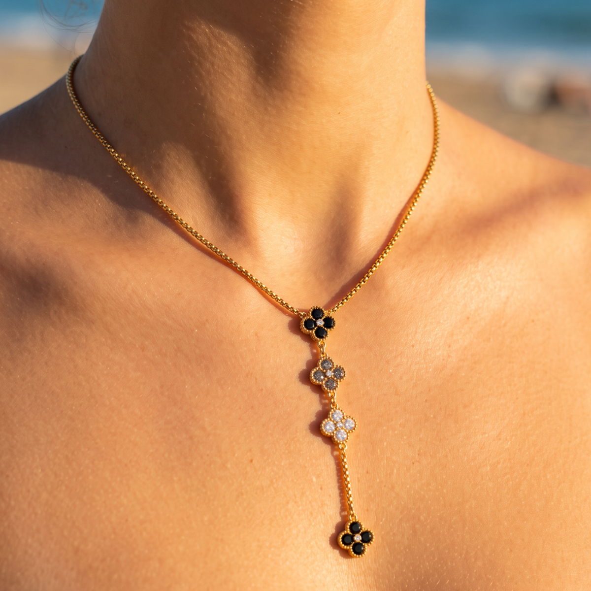 Collier doré fleurs