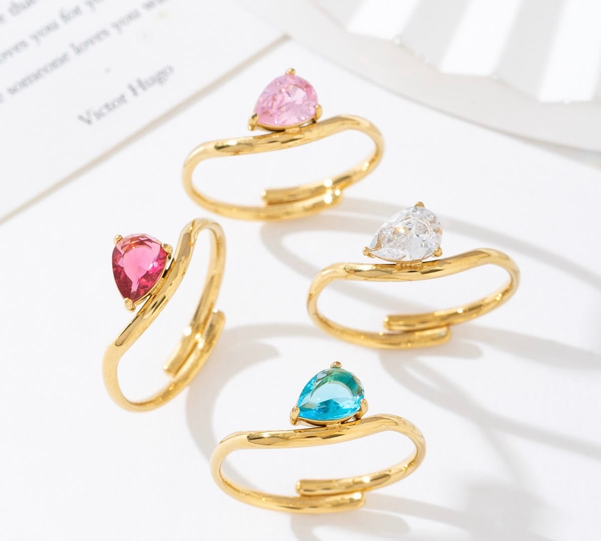 Bague dorée 🩷💖🤍🩵