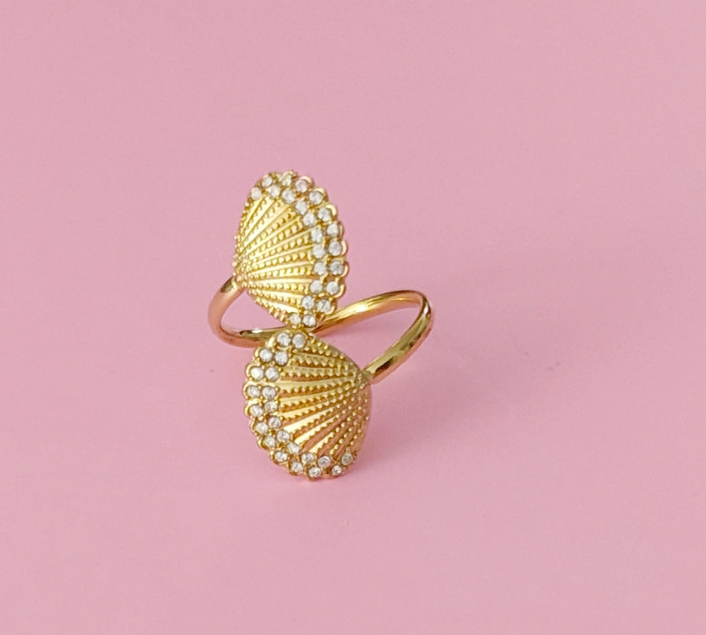 Bague dorée coquillages