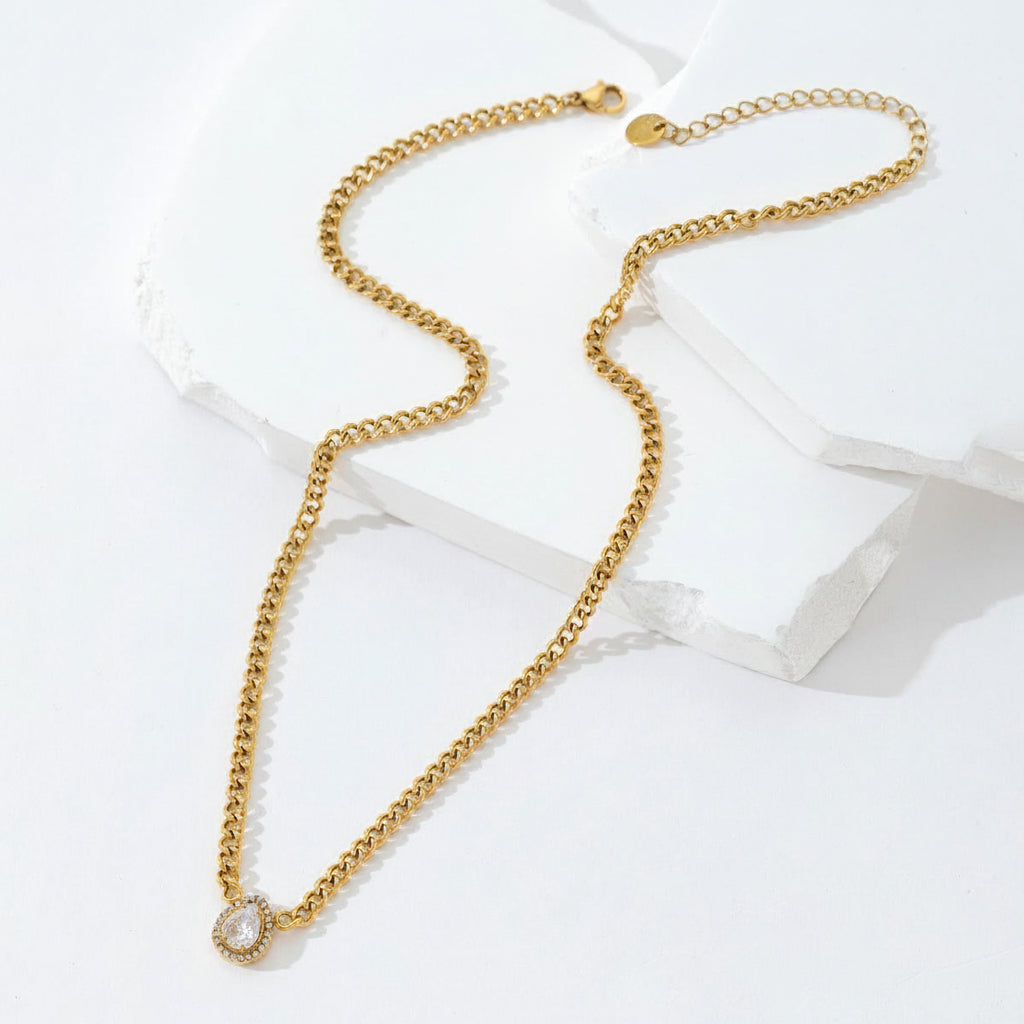 Collier doré goutte